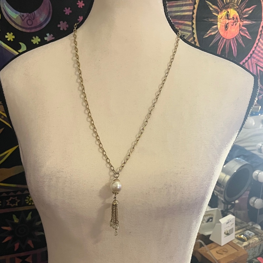 Elegant Gold Necklace with Pearl Pendant